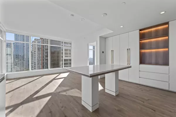 720 Farrow ST #1305 Coquitlam, BC V3J 0P3