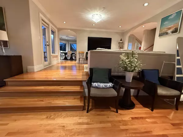 Vancouver, BC V6R 4M3,1822 Sasamat ST