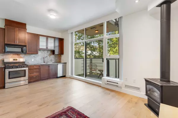 Vancouver, BC V6P 6Z1,8988 Hudson ST #307