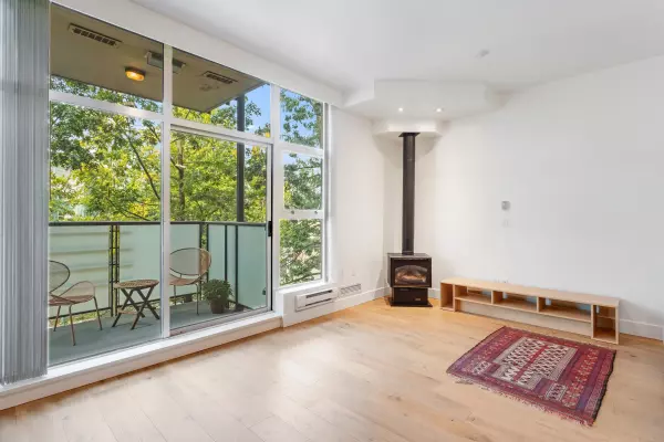 Vancouver, BC V6P 6Z1,8988 Hudson ST #307