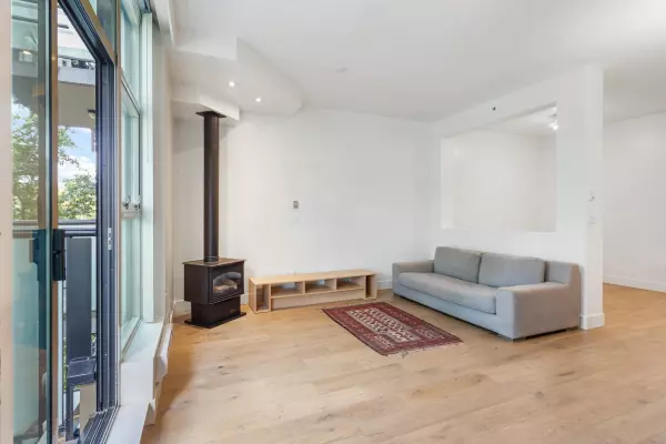 Vancouver, BC V6P 6Z1,8988 Hudson ST #307