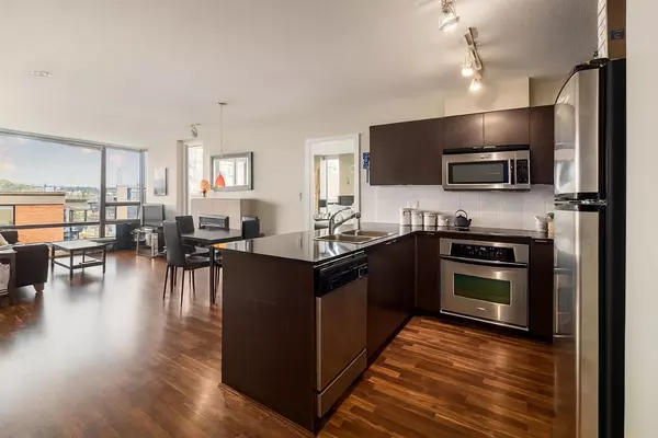 Burnaby, BC V5C 0A2,4182 Dawson ST #506