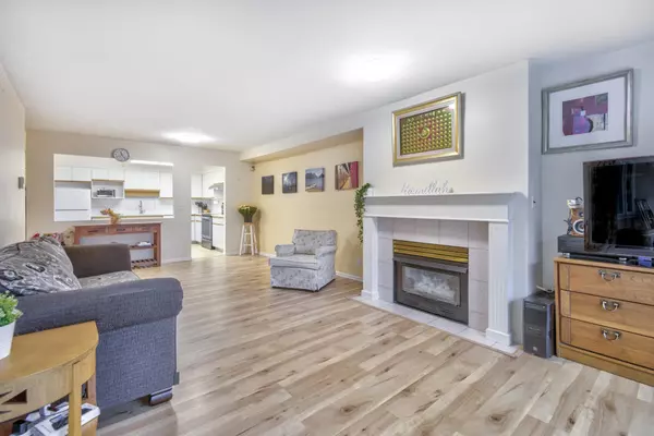 501 Cochrane AVE #102, Coquitlam, BC V3J 7W5