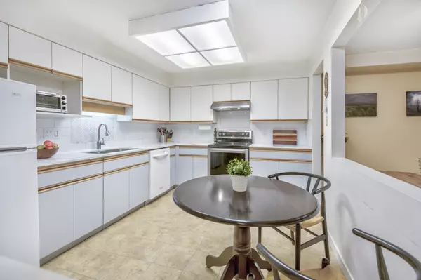 Coquitlam, BC V3J 7W5,501 Cochrane AVE #102