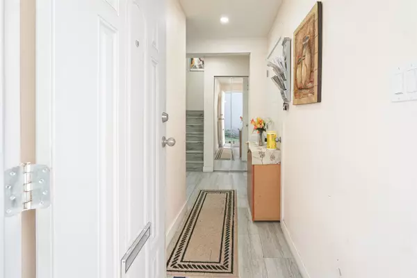 Surrey, BC V3W 7G6,7368 Parkwood DR