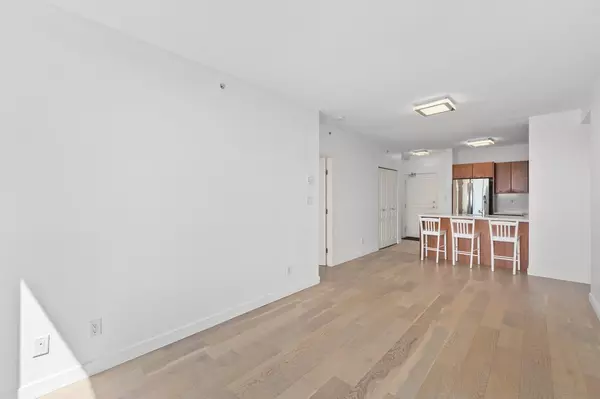 Vancouver, BC V5N 5Y8,4028 Knight ST #505