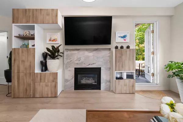 3608 Deercrest DR #210, North Vancouver, BC V7G 2S8