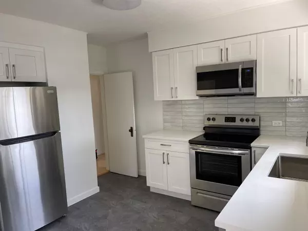 Vancouver, BC V5Y 2X8,34 W 47th AVE