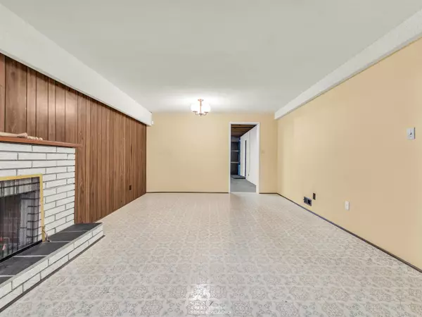 Vancouver, BC V5X 2H7,85 W 63rd AVE