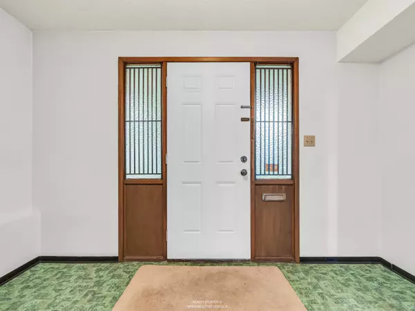 Vancouver, BC V5X 2H7,85 W 63rd AVE