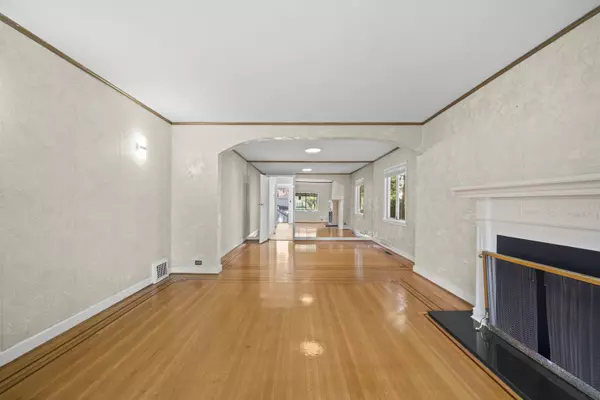 Vancouver, BC V5Z 1W8,555 W 19th AVE