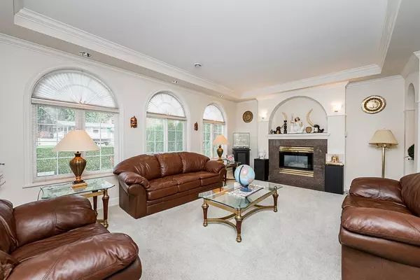 Burnaby, BC V5A 2B4,8108 Westlake ST