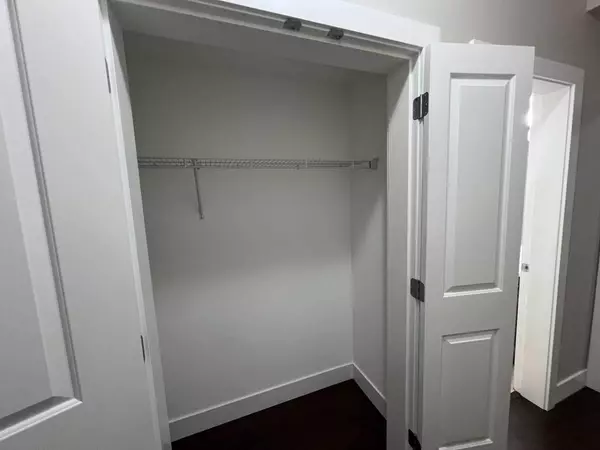 Maple Ridge, BC V2W 1G9,25482 Godwin Dr #Suite