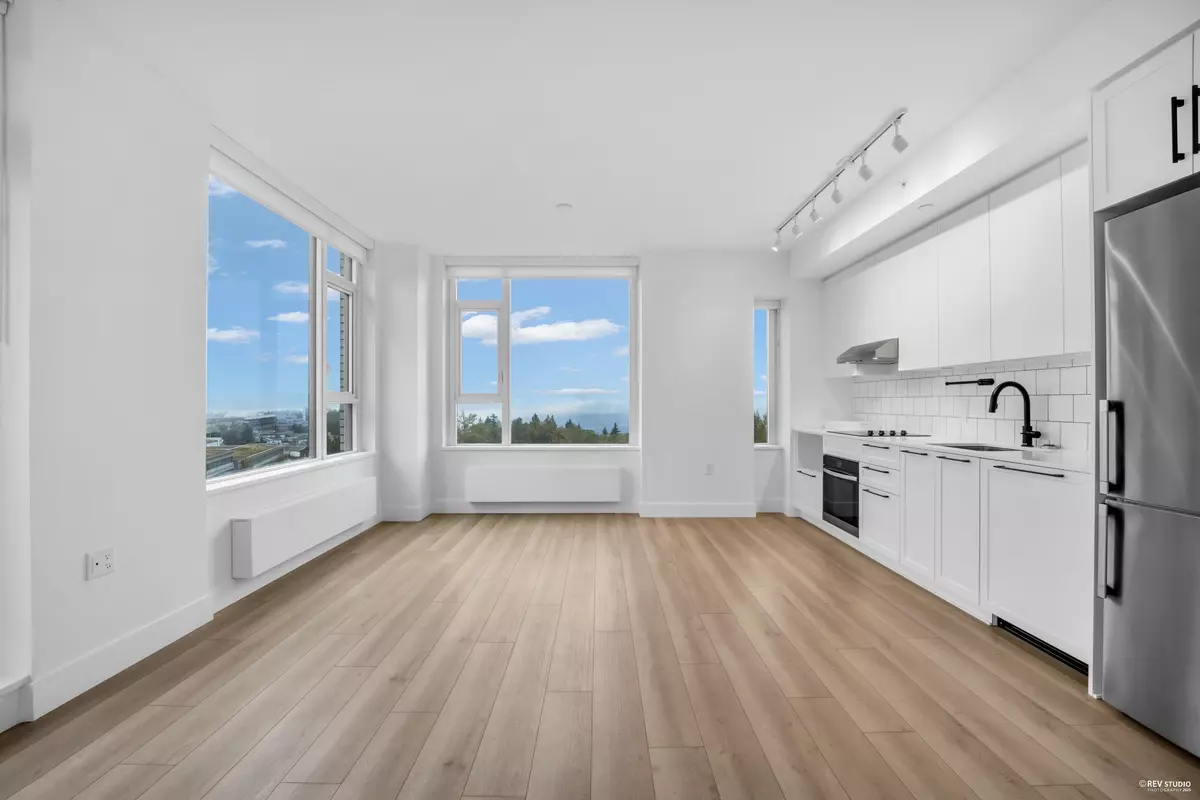 Burnaby, BC V5A 0G9,8750 University CRES #802