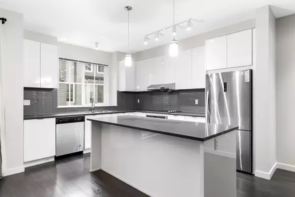 Ladner, BC V4K 0C4,5550 Admiral WAY #71