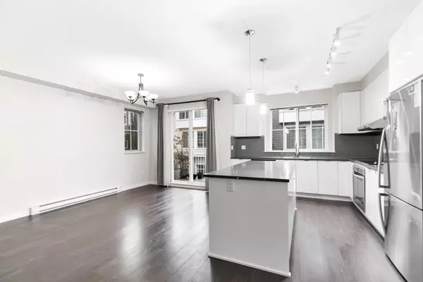 Ladner, BC V4K 0C4,5550 Admiral WAY #71