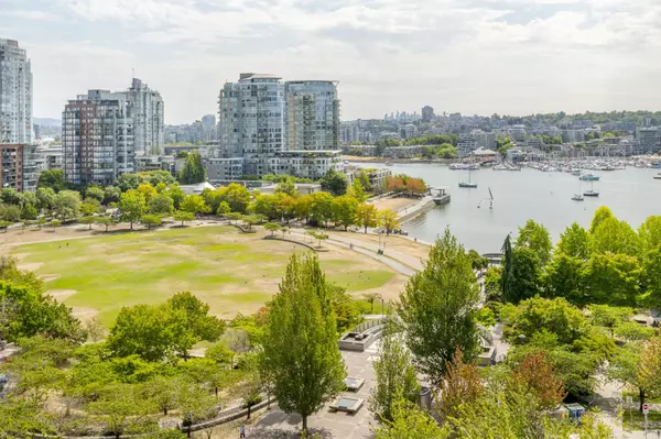 1408 Strathmore Mews #1207, Vancouver, BC V6Z 3A9