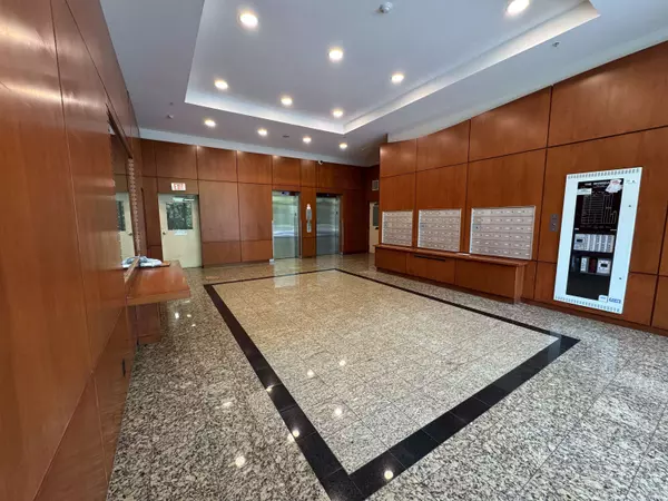 Vancouver, BC V5S 4V3,2733 Chandlery PL #506