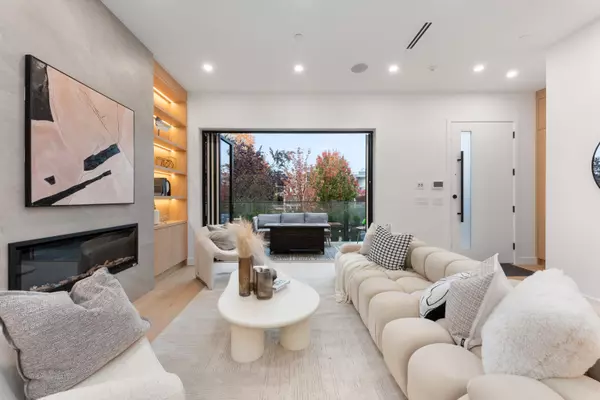 Vancouver, BC V5W 1E7,312 E 37 AVE #1