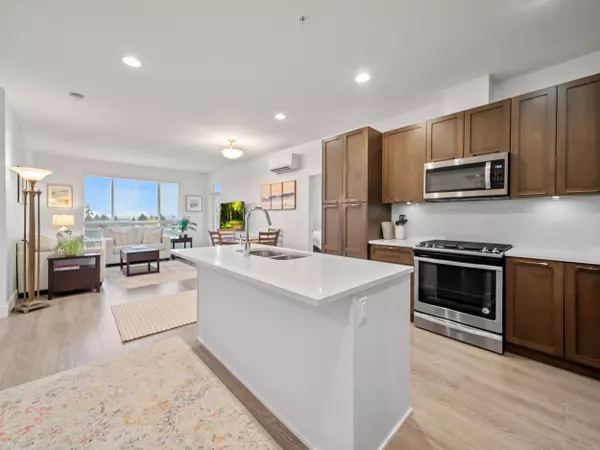 22087 49 AVE #412, Langley, BC V3A 0K4