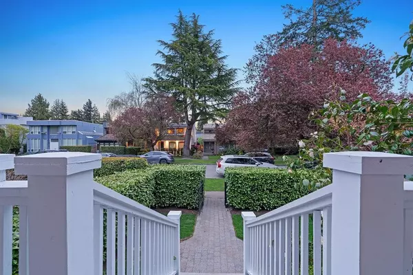Vancouver, BC V6P 5W6,6591 Vine ST