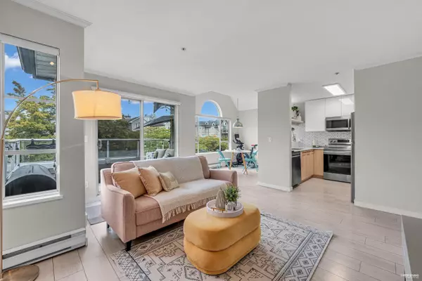 868 W 16th AVE #305, Vancouver, BC V5Z 1T1
