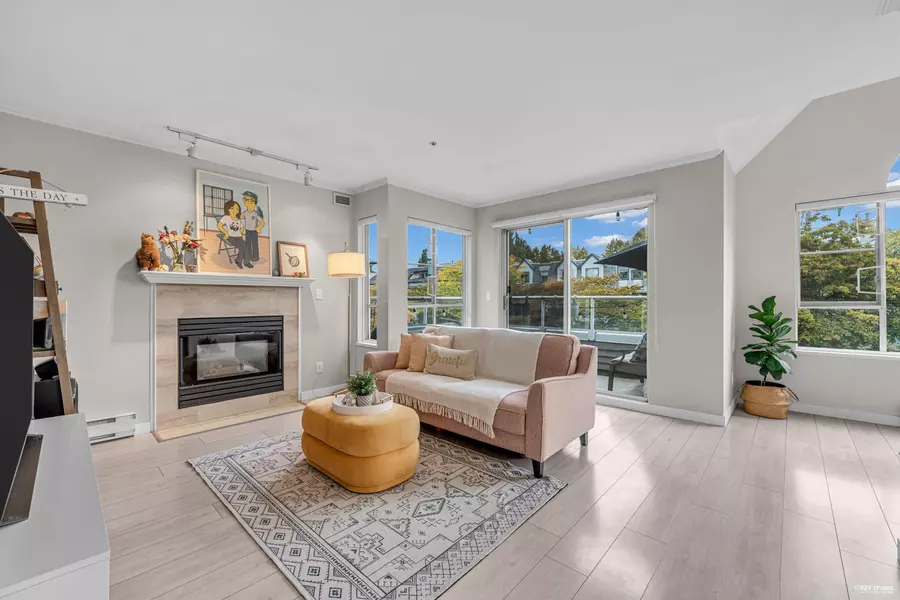 868 W 16th AVE #305, Vancouver, BC V5Z 1T1