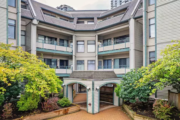 2925 Glen DR #305, Coquitlam, BC V3B 7H9