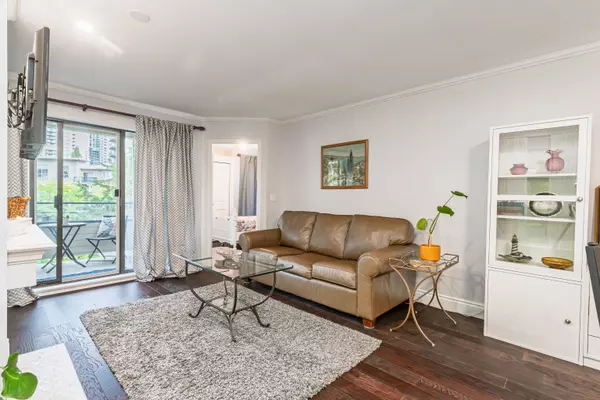 Coquitlam, BC V3B 7H9,2925 Glen DR #305