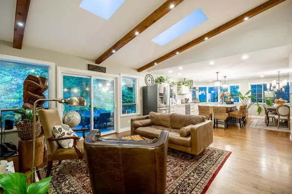 West Vancouver, BC V7W 1V3,5685 Westport RD