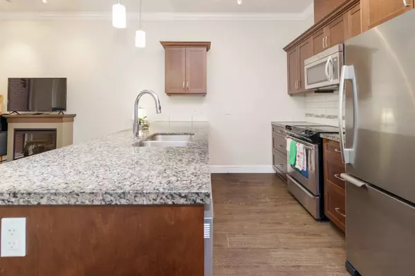 Maple Ridge, BC V2X 9C7,11882 226 ST #104
