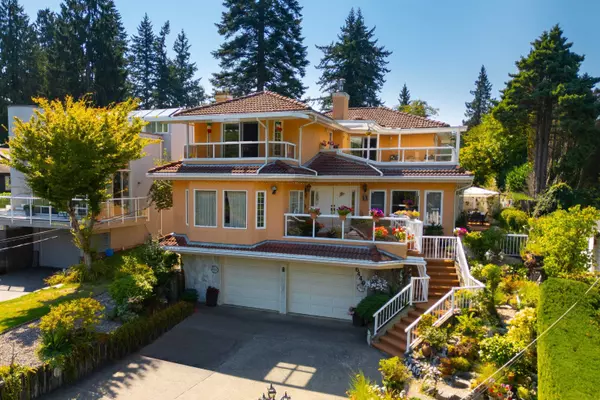 6440 Rosebery AVE, West Vancouver, BC V7W 2C6