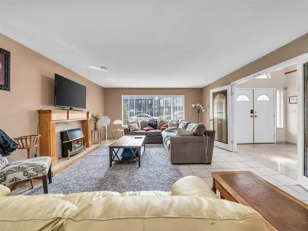 Burnaby, BC V5C 2B8,4461 Pandora ST