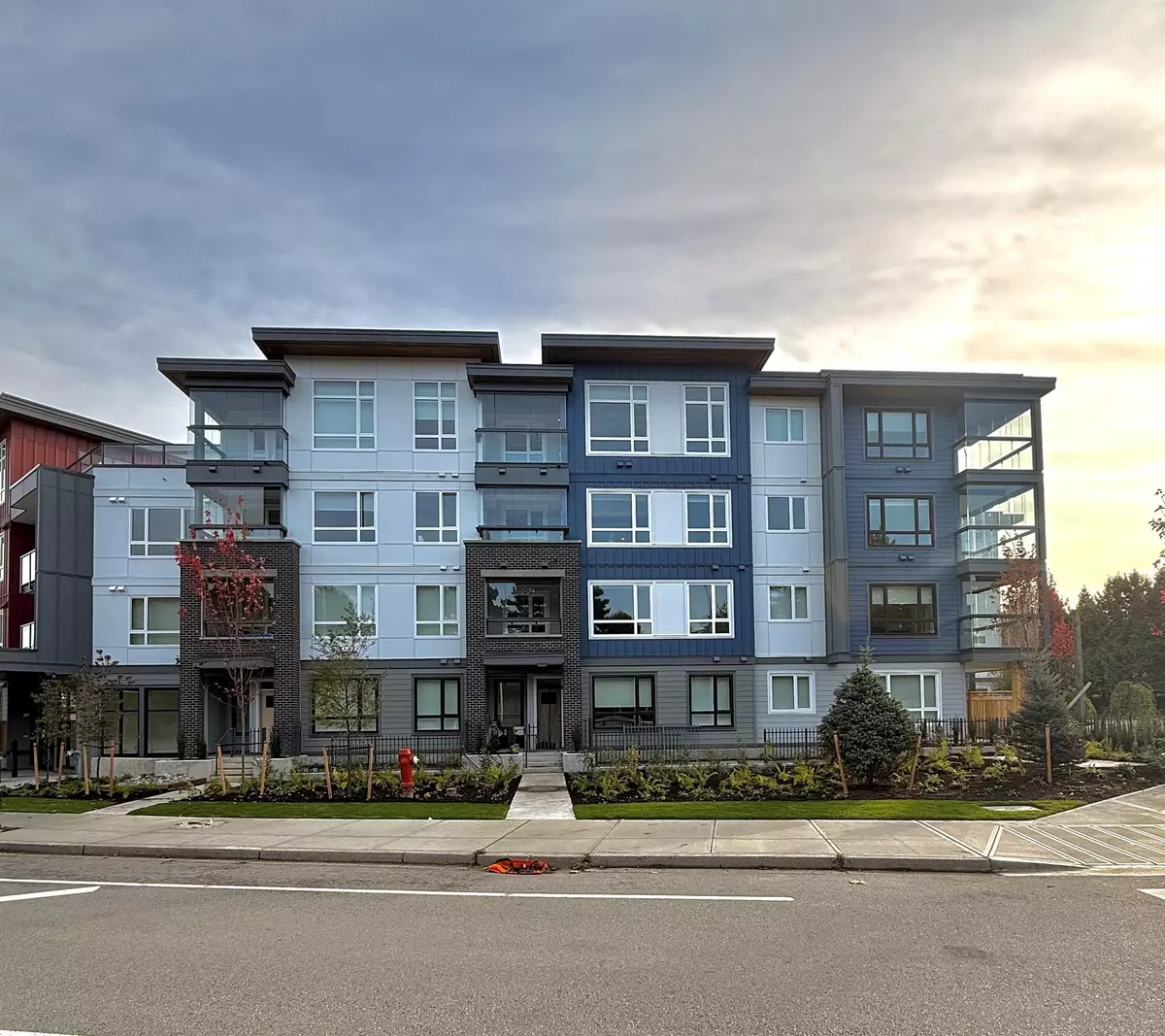 Surrey, BC V3W 3V9,13788 76 AVE #306