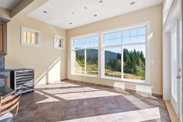 Coquitlam, BC V3E 3N1,3233 Chartwell LN