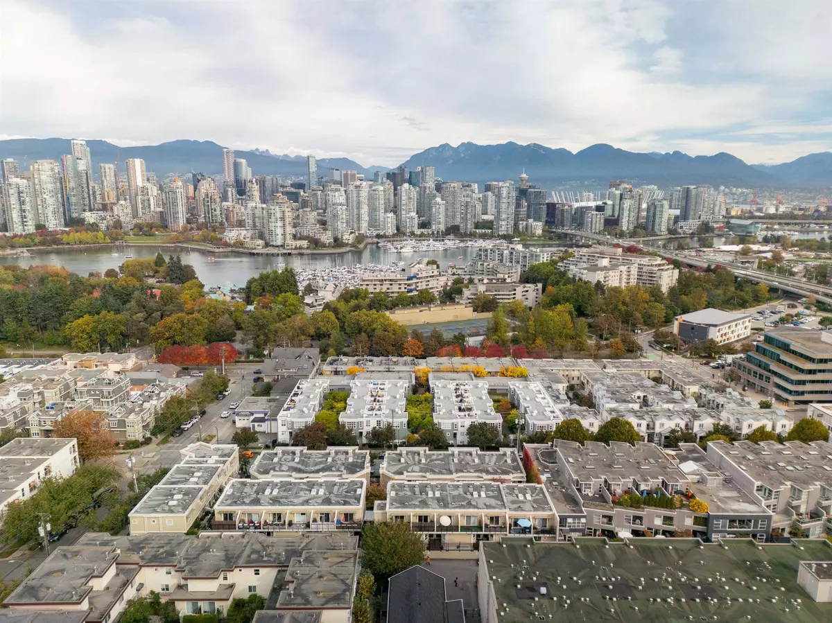 Vancouver, BC V5Z 1B5,678 W 7th AVE #317