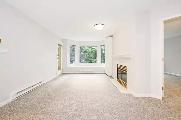 Burnaby, BC V5G 4V6,3183 Esmond AVE #412