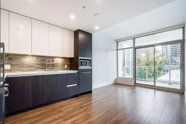 Burnaby, BC V5C 0L2,1888 Gilmore AVE #405