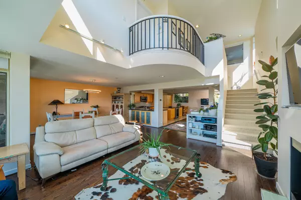 West Vancouver, BC V7W 3J7,8664 Seascape DR
