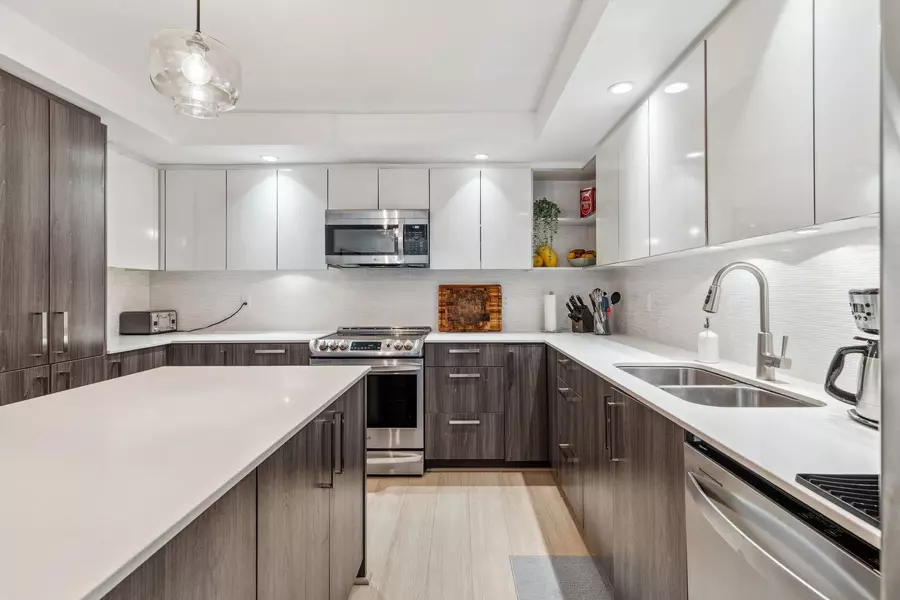 160 Shoreline CIR #501, Port Moody, BC V3H 0B2