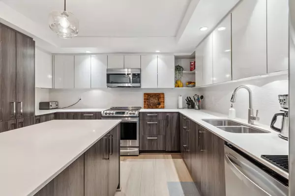 160 Shoreline CIR #501, Port Moody, BC V3H 0B2