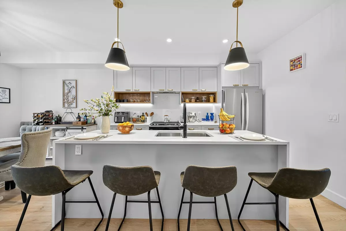 Langley, BC V3A 0N7,5476 Brydon CRES #16