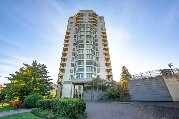 Surrey, BC V3T 5T1,13880 101st AVE #1702