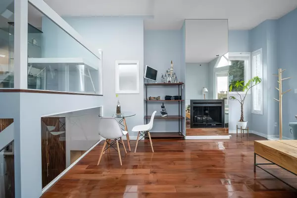 Vancouver, BC V6R 1A5,3458 Point Grey RD