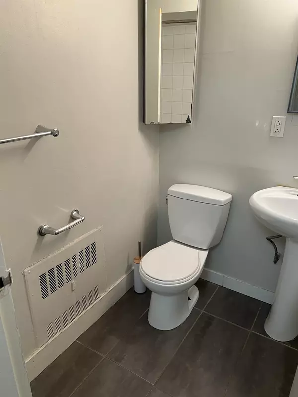 Vancouver, BC V6E 1G5,1057 Barclay ST