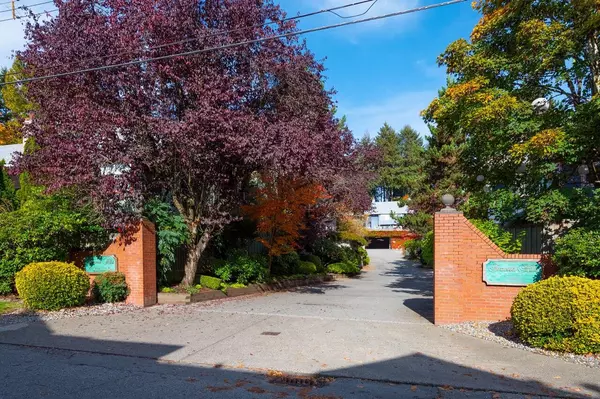 North Vancouver, BC V7P 3K5,900 W 17th ST #31