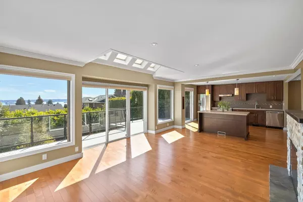 2522 Nelson AVE, West Vancouver, BC V7V 2R6