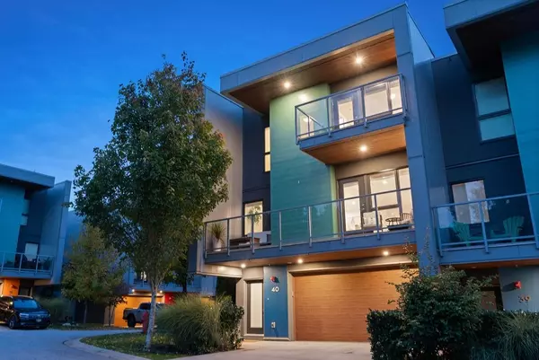 North Vancouver, BC V7G 0A9,3596 Salal DR #40