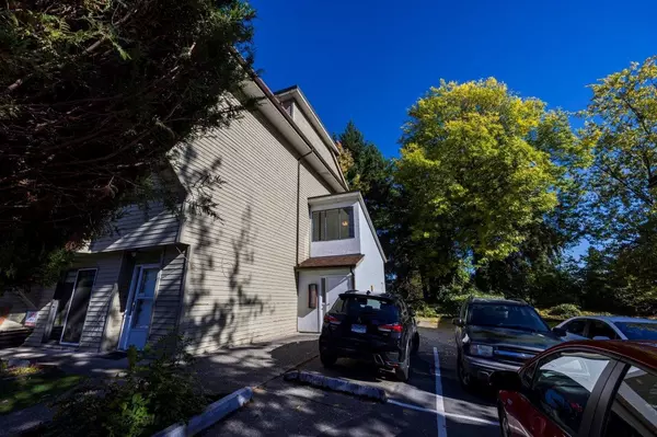 7144 133b ST #203, Surrey, BC V3W 8A4