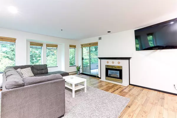 6737 Station Hill CT #505, Burnaby, BC V3N 4V2